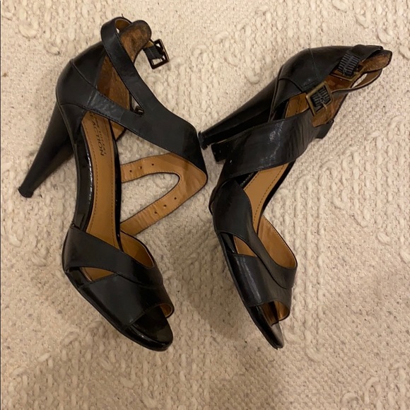 Kenneth Cole strappy  shoes - Picture 5 of 9